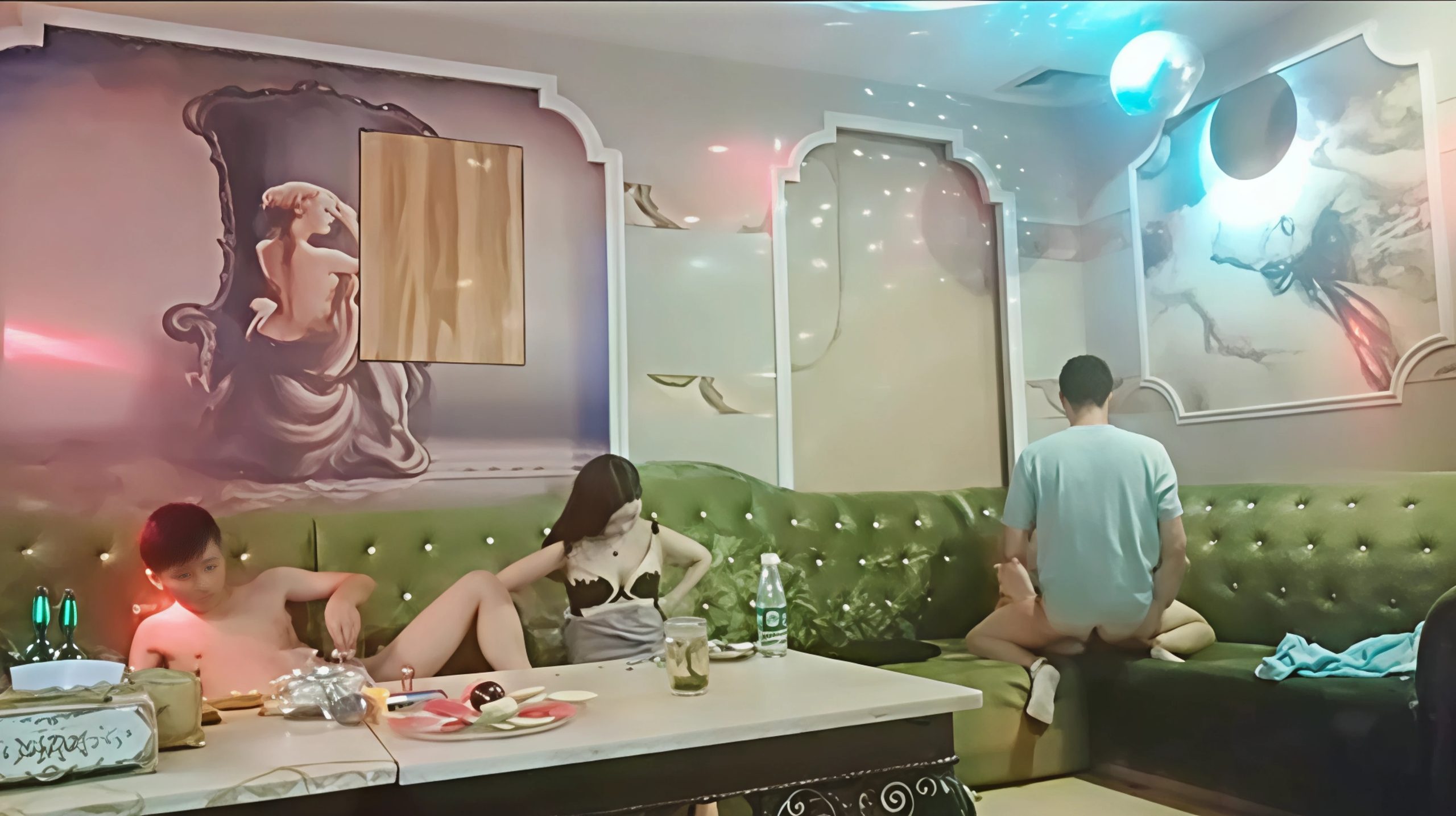 Phim sex Trung Quốc – Lộ clip sex địt nhau trong phòng karaoke